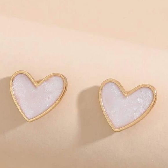 Jewelry - White and gold heart stud earrings